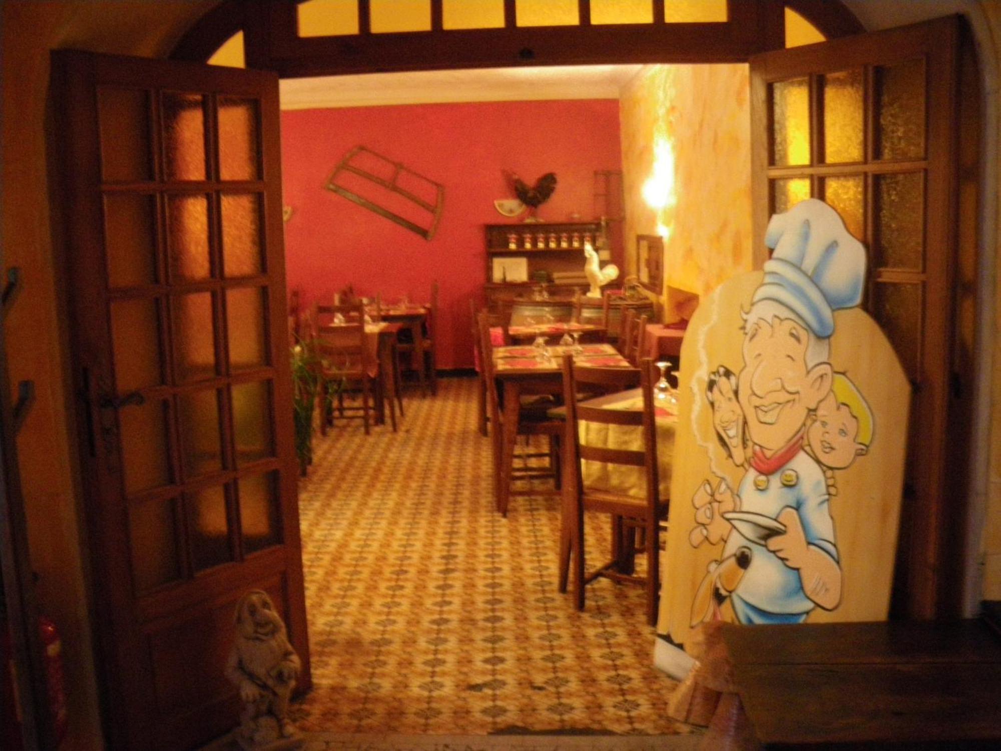 Hotel Restaurant Du Lion D'Or Chateau-Chinon Bagian luar foto