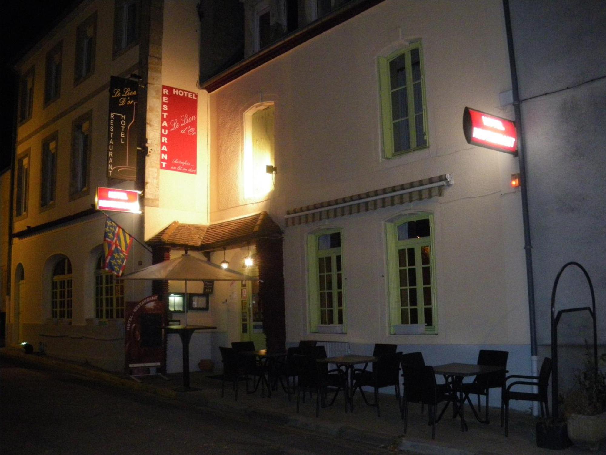 Hotel Restaurant Du Lion D'Or Chateau-Chinon Bagian luar foto